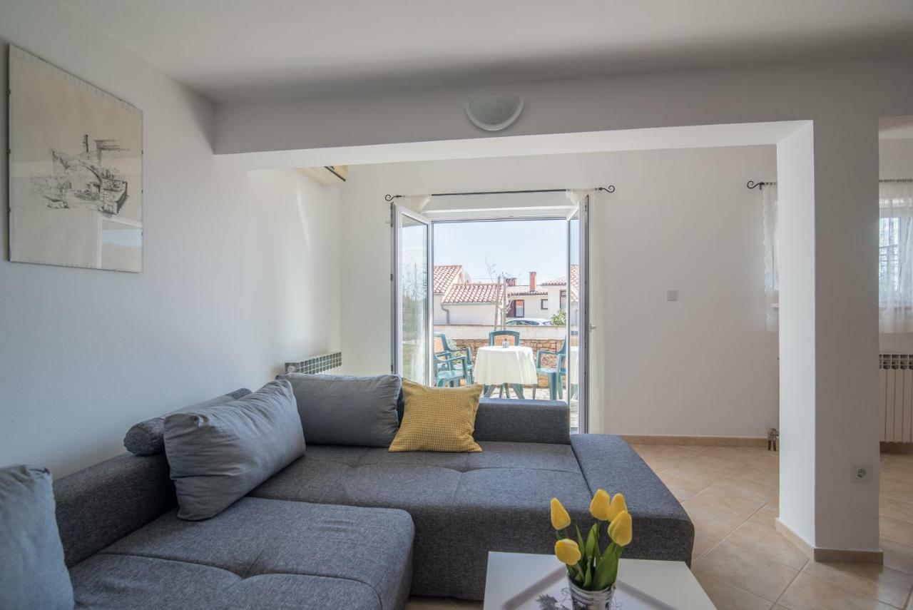Apartment Lavanda Premantura Exteriör bild